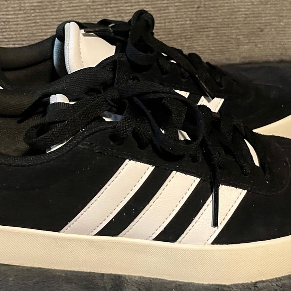 Adidas Black and White Sneakers with Gold Logo - Picture 3 of 9